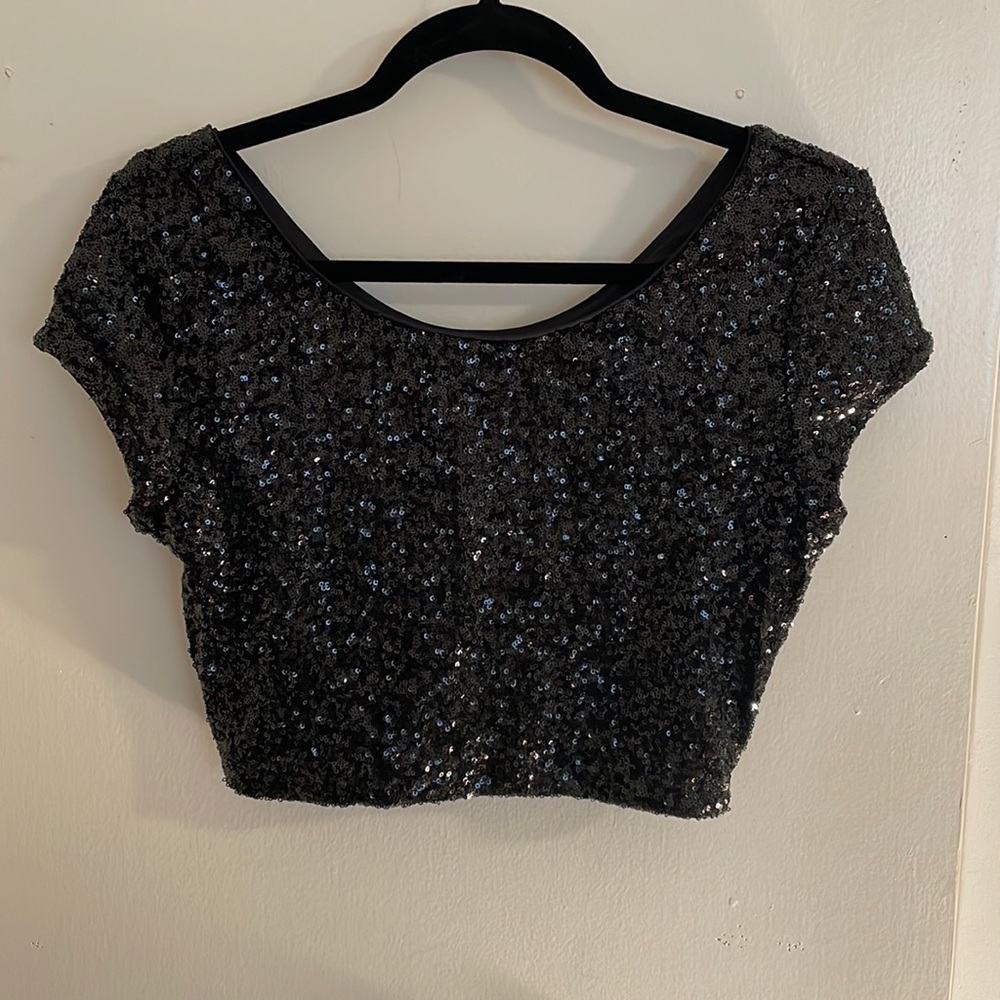 Express Black Sequin Crop Top. Size Small